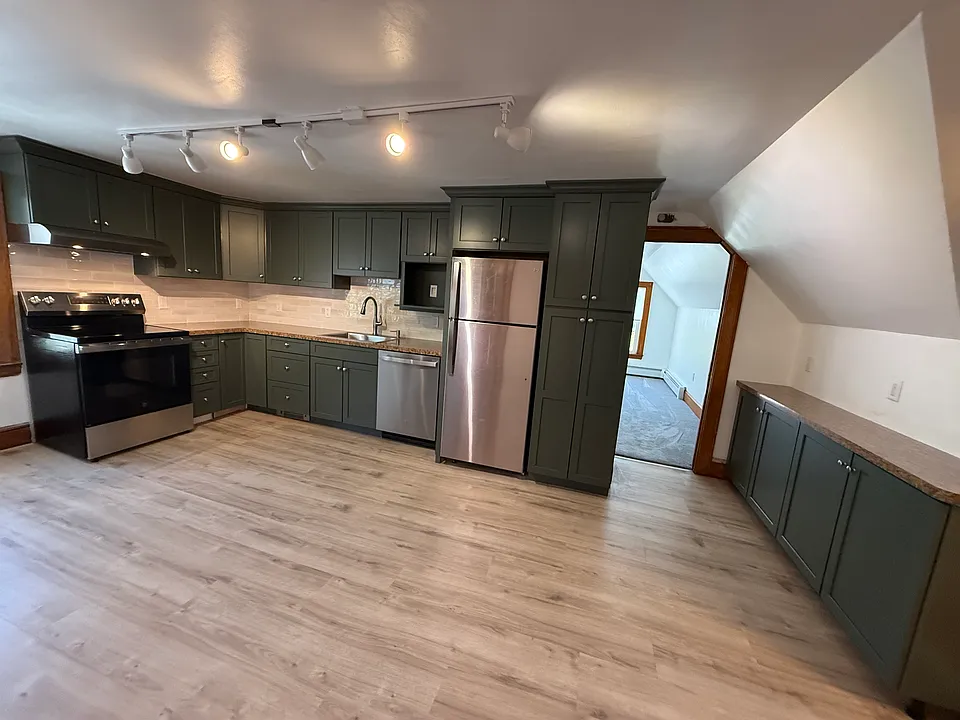 225-227 Pearl St #227-B