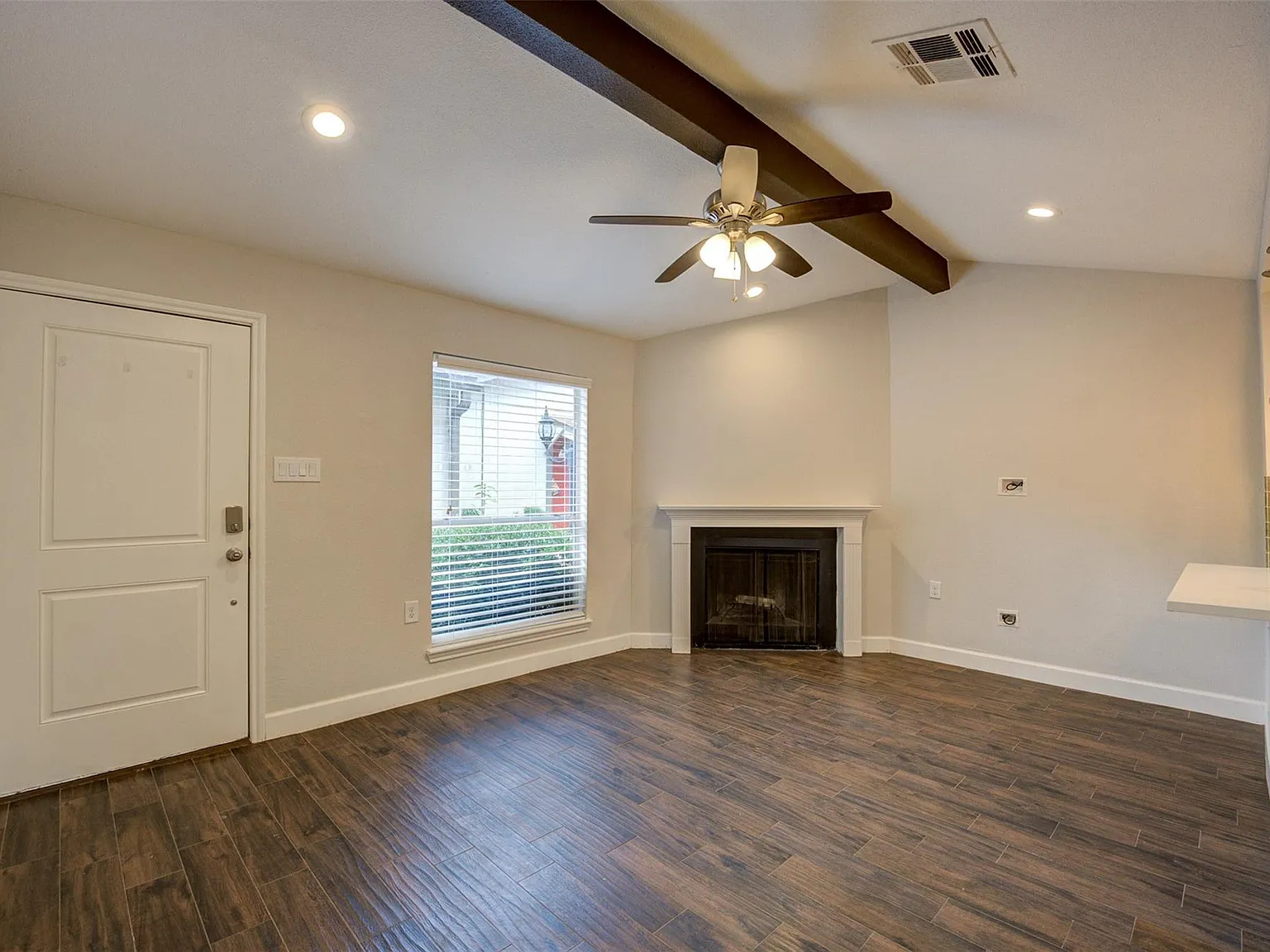 2 bed, 2.0 bath, 980 sqft, $1,695 — Photo 1