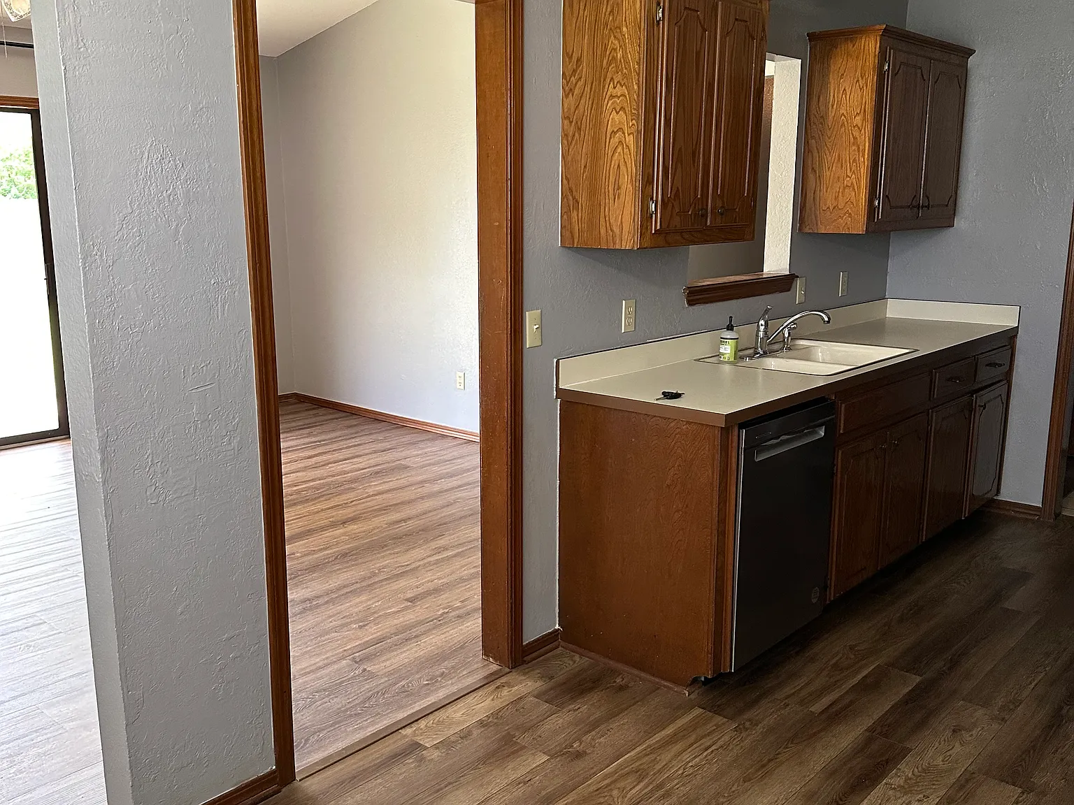 3 bed, 1270 sqft, $1,450 — Photo 4