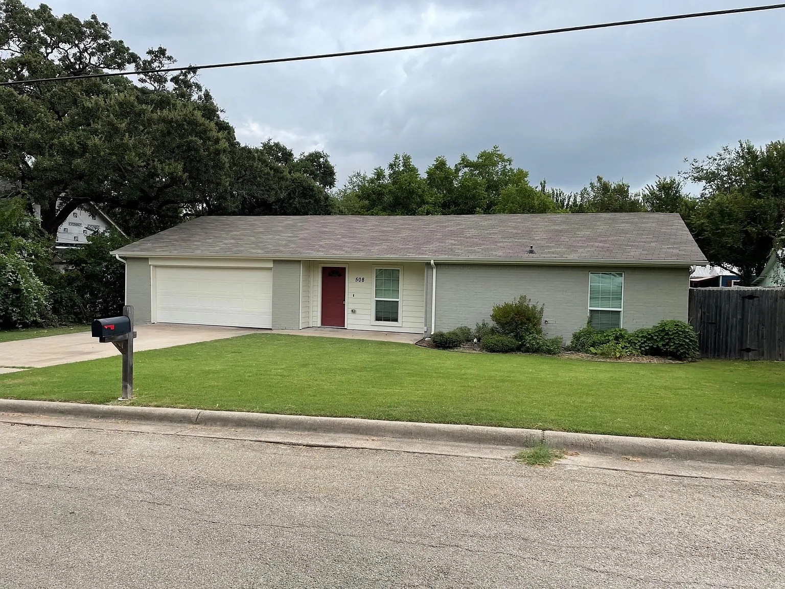 3 bed, 1430 sqft, $2,000 — Photo 1