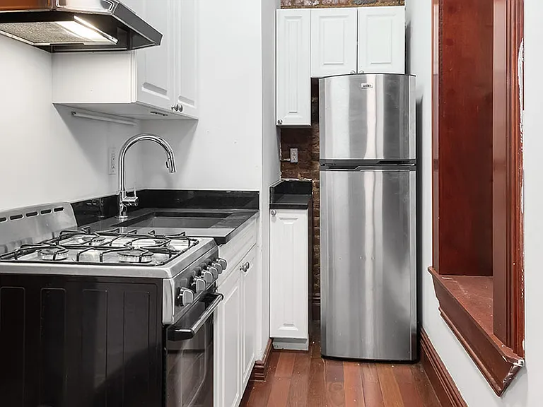 214 E 82nd St #20 — Photo 1