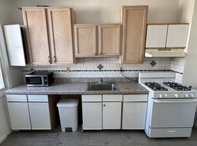 405 Fairview Ave, Fairview, NJ