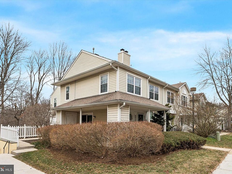 1st image of 75 Bayberry Ct #75