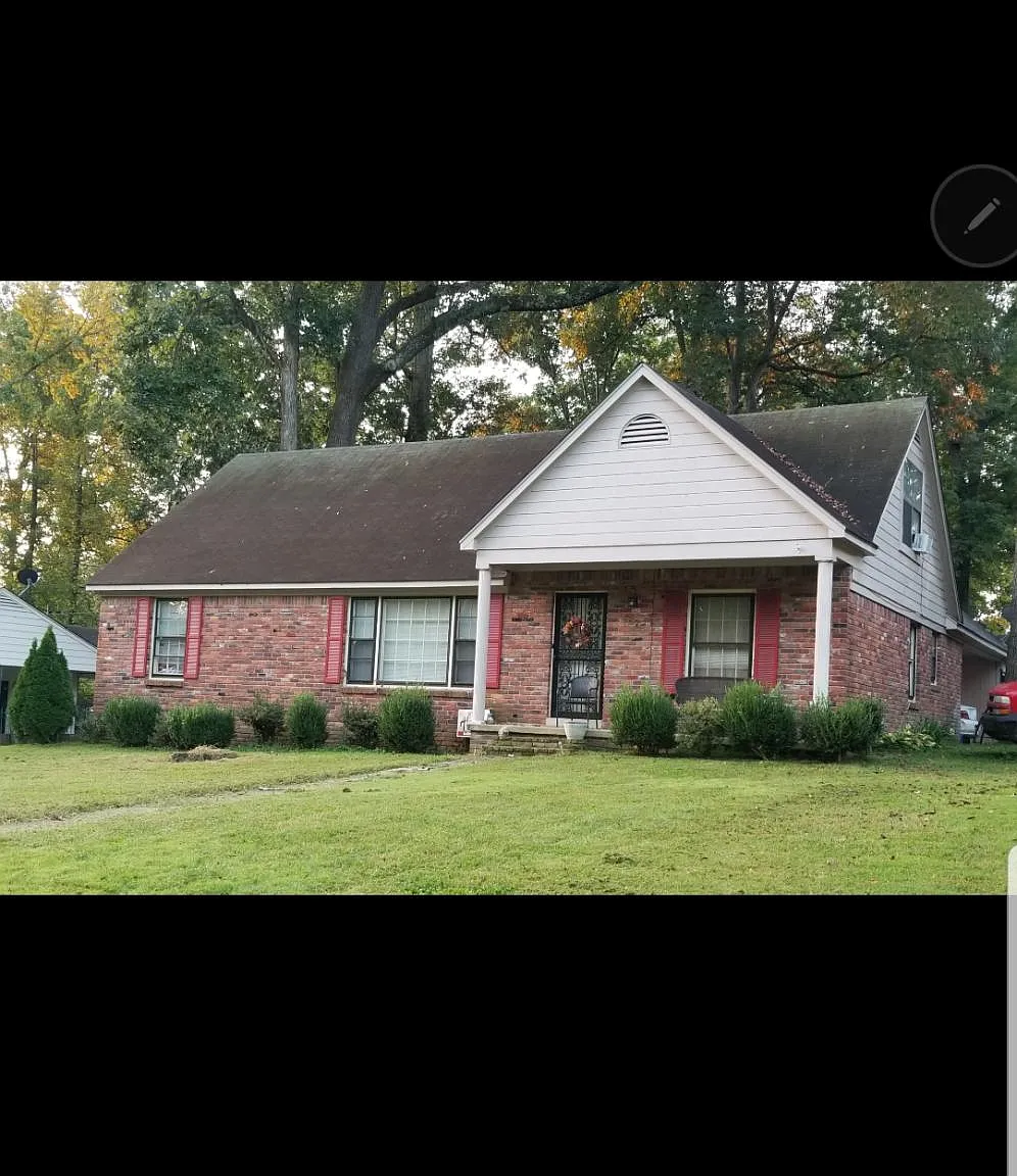 5 bed, 1900 sqft, $2,400 — Photo 1