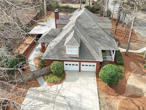 4th image of 212 Asheton Ln