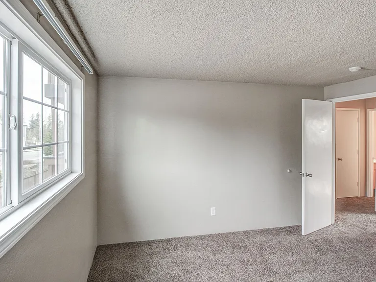 Heather Ridge Apartments — Photo 64