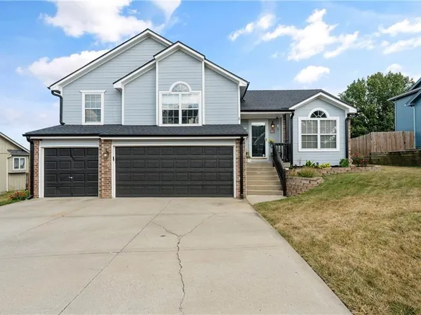 701 Shorthorn Dr, Grain Valley, MO 64029