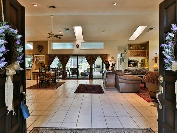 2nd image of 2884 Hammock Dr