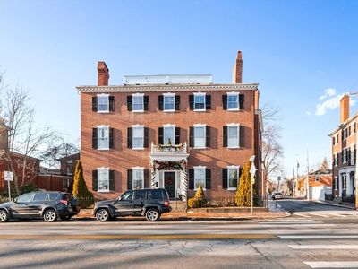 31 Washington Sq N #3, Salem, MA, 01970