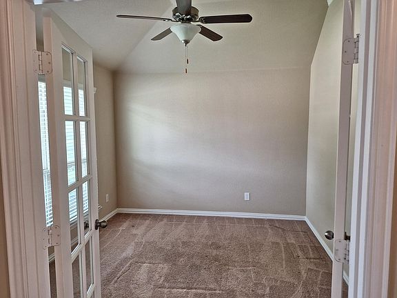 5th image of 11821 Beach St