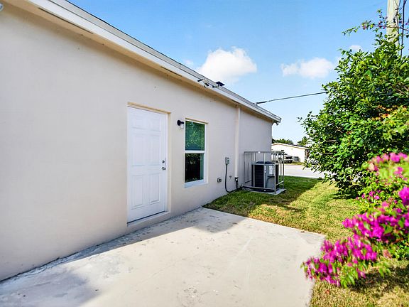 4th image of 404 NW 12th Avenue #404