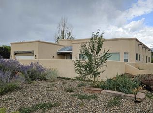 351 Monte Vista Rd, Taos, NM 87571