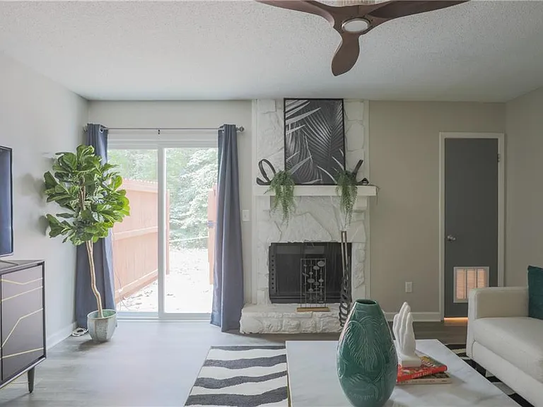 6463 Klinect Ct — Photo 27