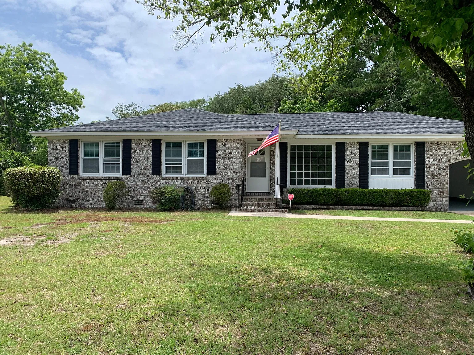 3 bed, 1600 sqft, $4,800 — Photo 1