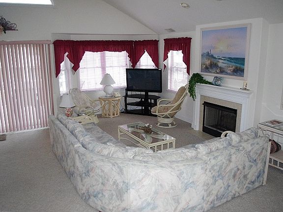 2nd image of 810 Brighton Pl