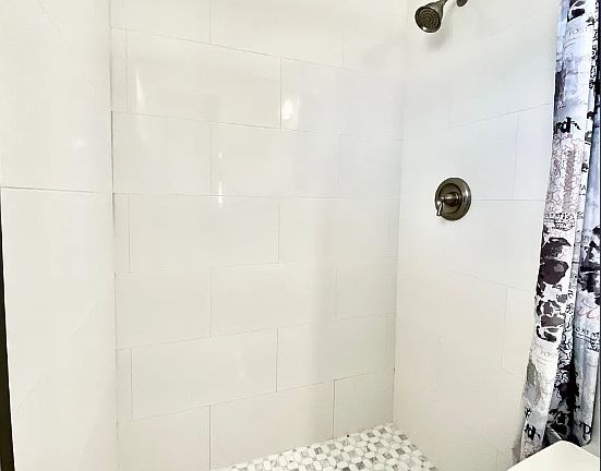 3rd image of 4144 Stratfield Dr