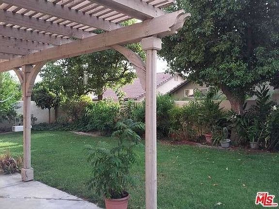 3rd image of 13762 Cherry Ct