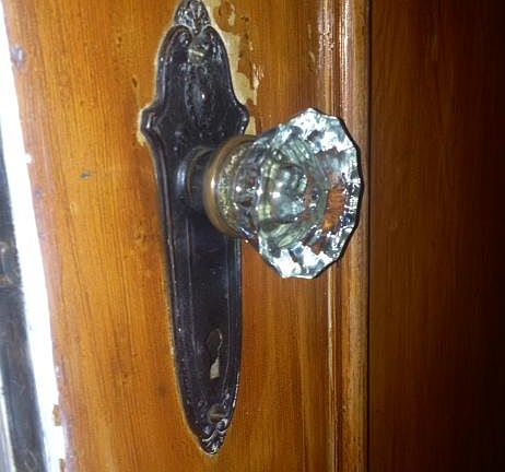 4th image of 287 1/2 Granada Ave