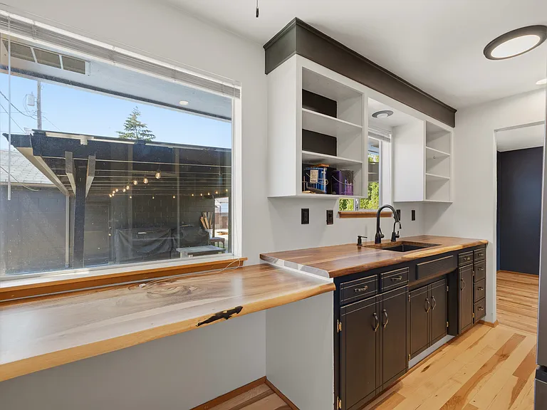 7026 S Prospect St — Photo 10