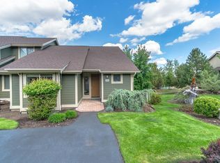 10963 Village Loop, Redmond, OR 97756