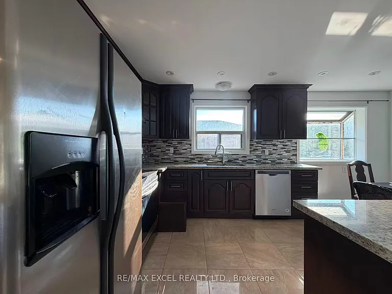 83 Marilake Dr #MAIN FLOOR — Photo 12