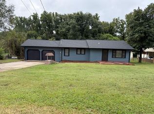 405 Forestway Dr, Mount Holly, NC 28120
