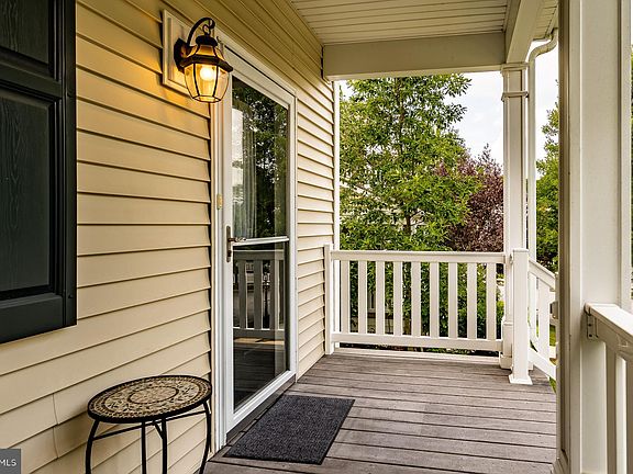 3rd image of 802 Rosewood Dr