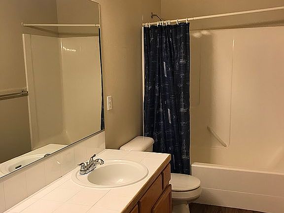 5th image of 7525 NE Catherine Ct