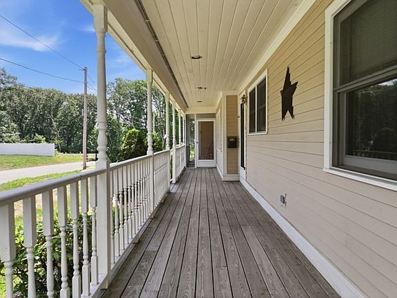 5th image of 6 Maria Ave