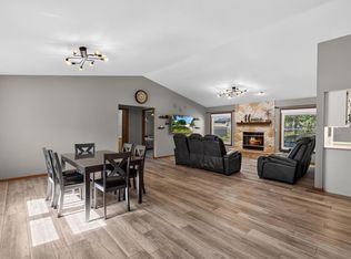 7071 S Cypress Ct, Franklin, WI 53132