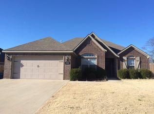 2900 SW Oakleigh Rd, Bentonville, AR 72712