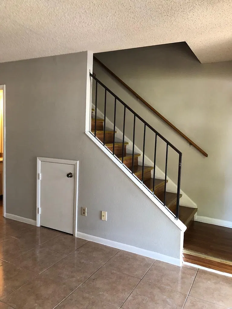 2 bed, 1.5 bath, 1050 sqft, $1,300 — Photo 2