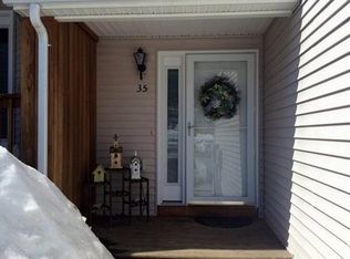 35 Green Briar Rd, Fitchburg, MA 01420