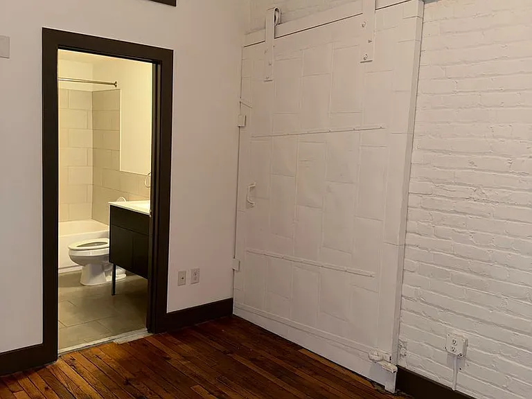 1322 W Broad St — Photo 69