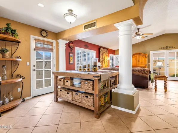 911 E ANNETTE Drive, Phoenix, AZ 85022