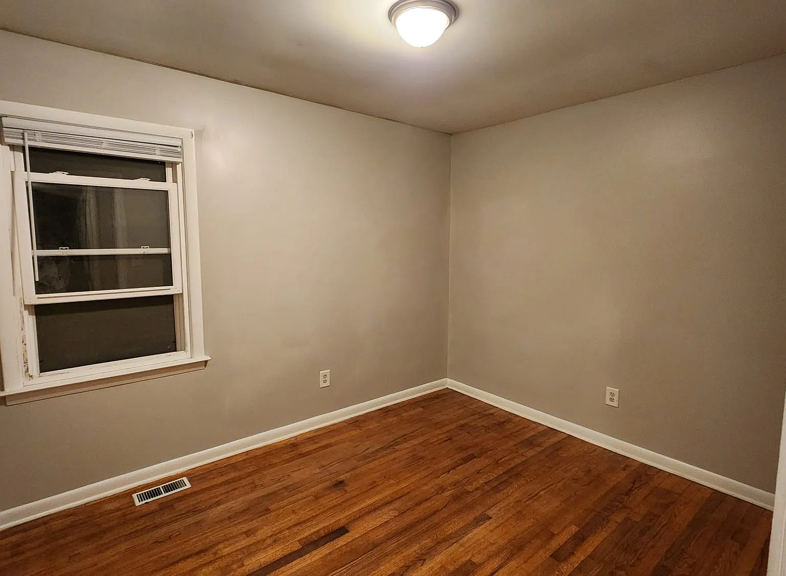 3 bed, 1075 sqft, $1,700 — Photo 2