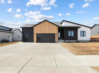 2809 44th Ave W, Williston, ND 58801