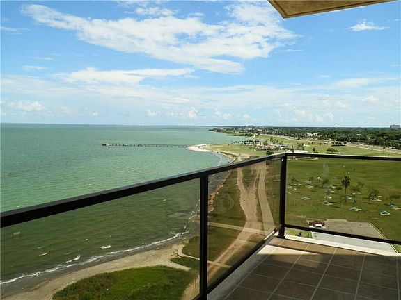4th image of 1400 Ocean Dr