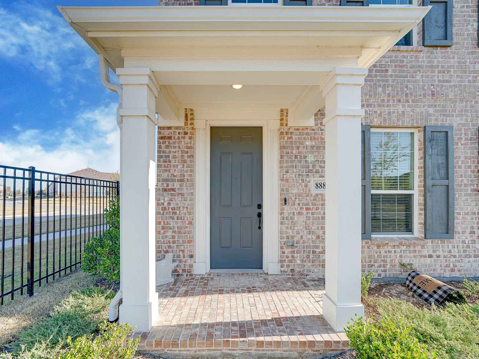 3 bed, 2.5 bath, 2264 sqft, $3,100 — Photo 2