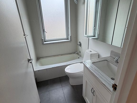 5th image of 115 E 34th St #1101