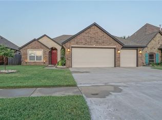 2228 Timber Xing, Yukon, OK 73099