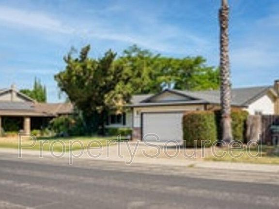 3rd image of 3353 Admiral Dr