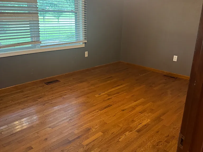 13916 Radford Ln — Photo 6