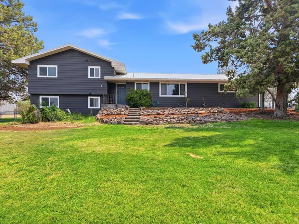304 SE Crestview Ln, Madras, OR 97741