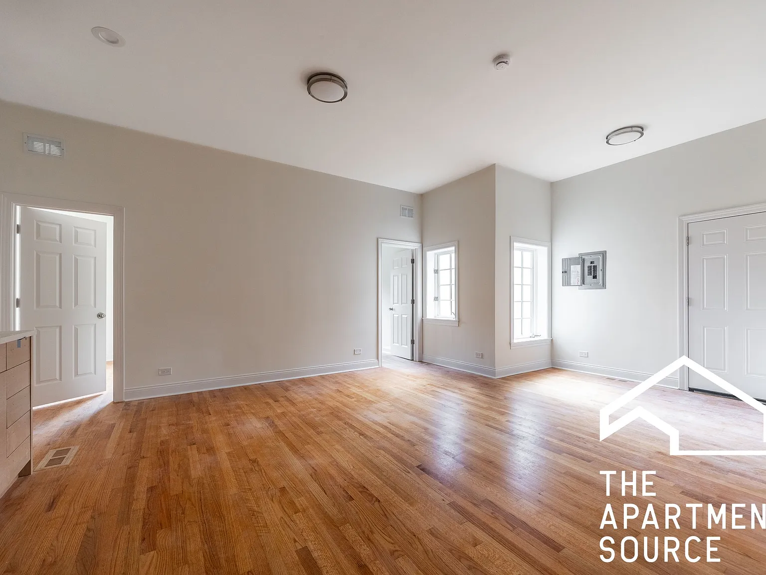 3 bed, $2,800 — Photo 1