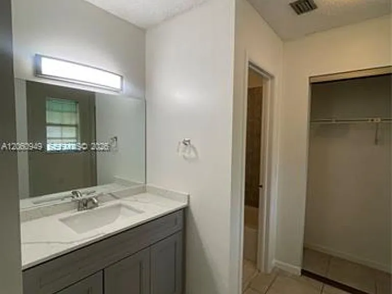 12370 SW 52nd Pl #Townhouse 12370 — Photo 21