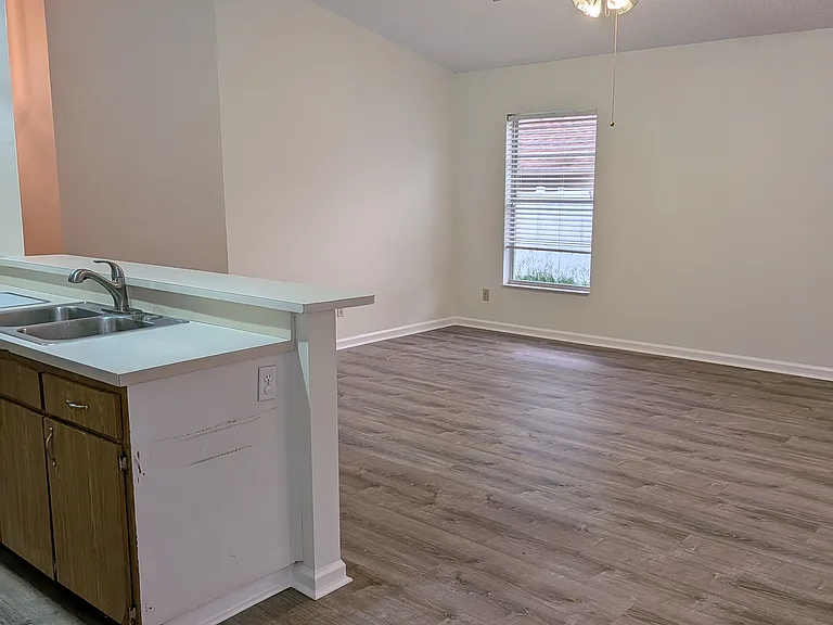 1613 Loghill Pl — Photo 33