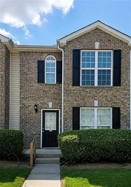 3 bed, 2.5 bath, 1528 sqft, $1,599 — Photo 1