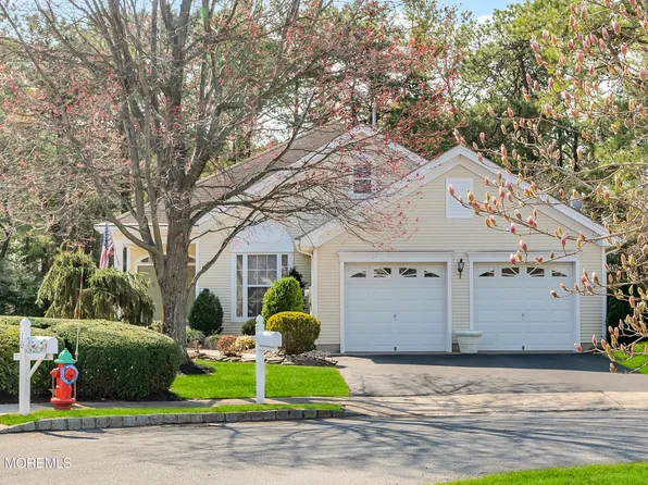 20 Brightwinds Court, Lakewood, NJ 08701