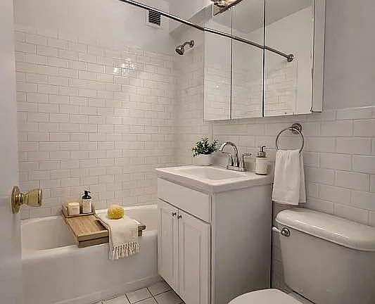 5th image of 250 E 63rd St APT 210